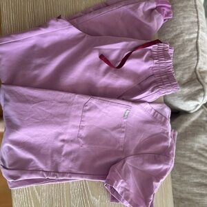 Figs Lavender V-Neck & jogger Scrub set